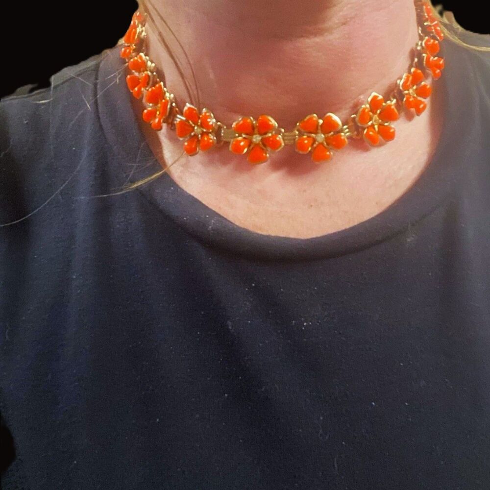 Vintage Coro Necklace Coral color Thermoset 50s - 60s Gold Tone Metal 16”